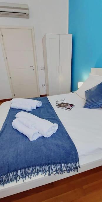 Blue Apartment Cagliari Bagian luar foto