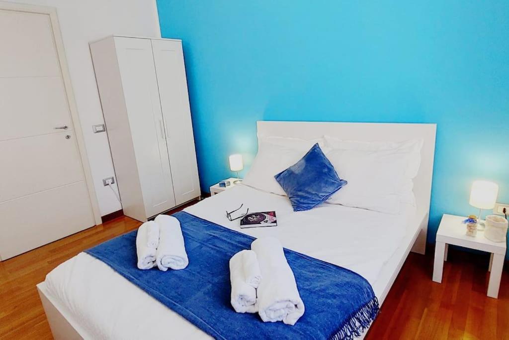 Blue Apartment Cagliari Bagian luar foto